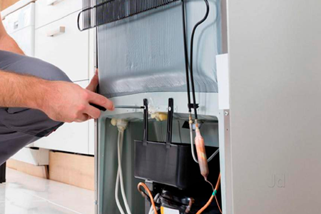 MANUTENÇÃO EM APARELHOS DE REFRIGERAÇÃO